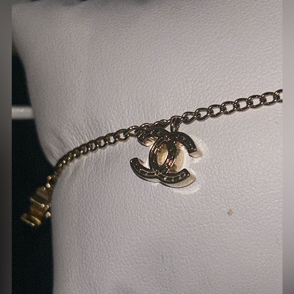 /traded/Chanel Matelasse CC Charm Bracelet in Gold Tone - Picture 5 of 16